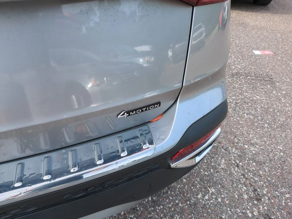 Certified Used 2023 Silver Volkswagen 1.5T SE image 5