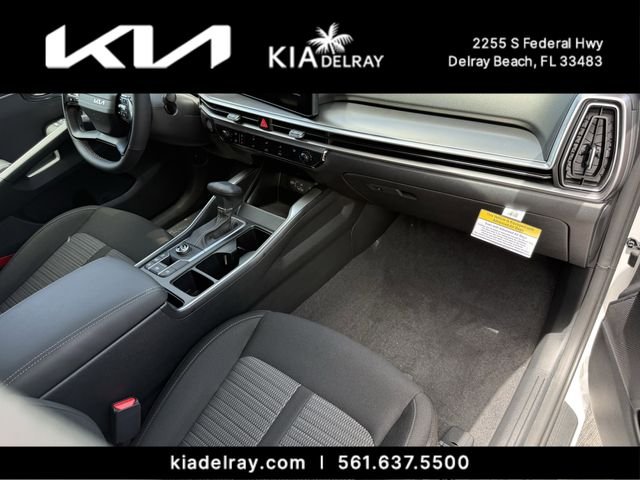 New 2026 Glacial White Pearl Kia LX image 9