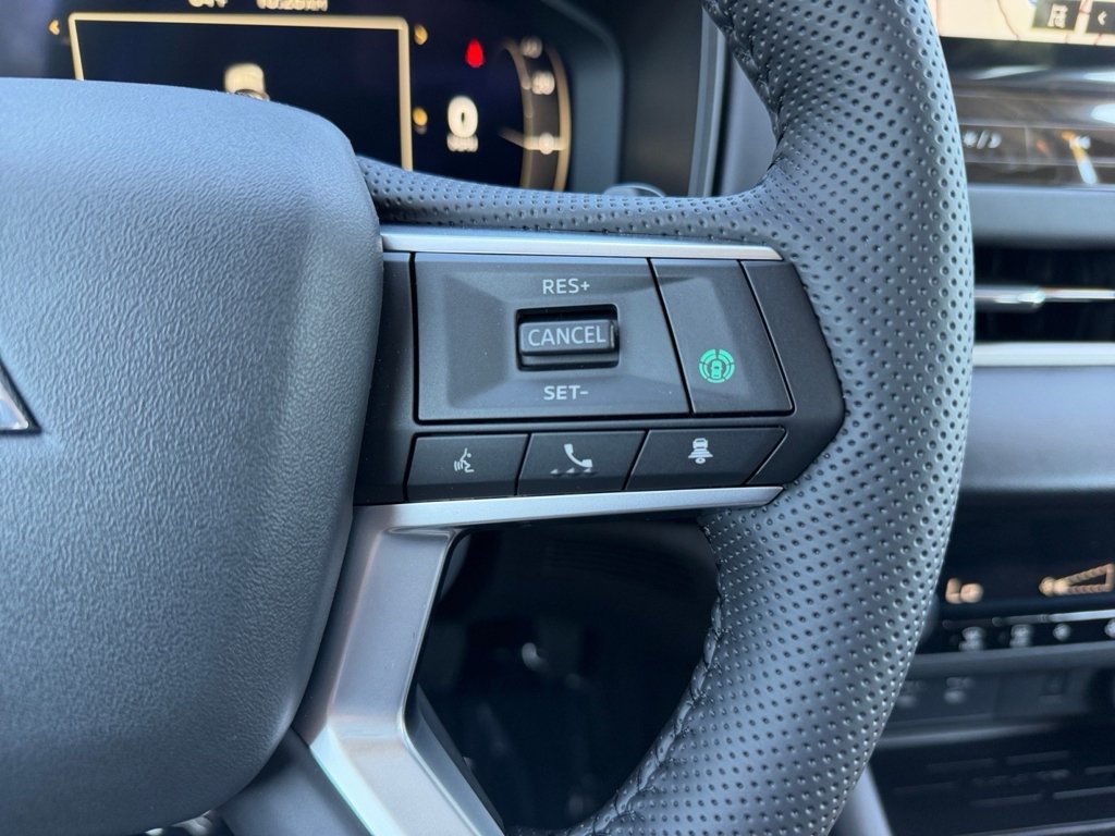 New 2026 Moonstone Gray Metallic Mitsubishi SE image 25