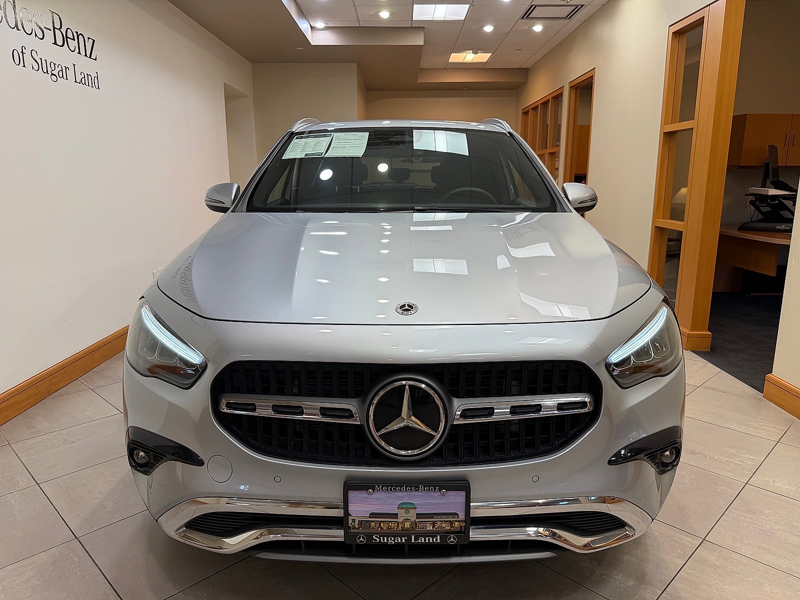 Certified Used 2025 Cirrus Silver Metallic Mercedes-Benz 4MATIC® image 3