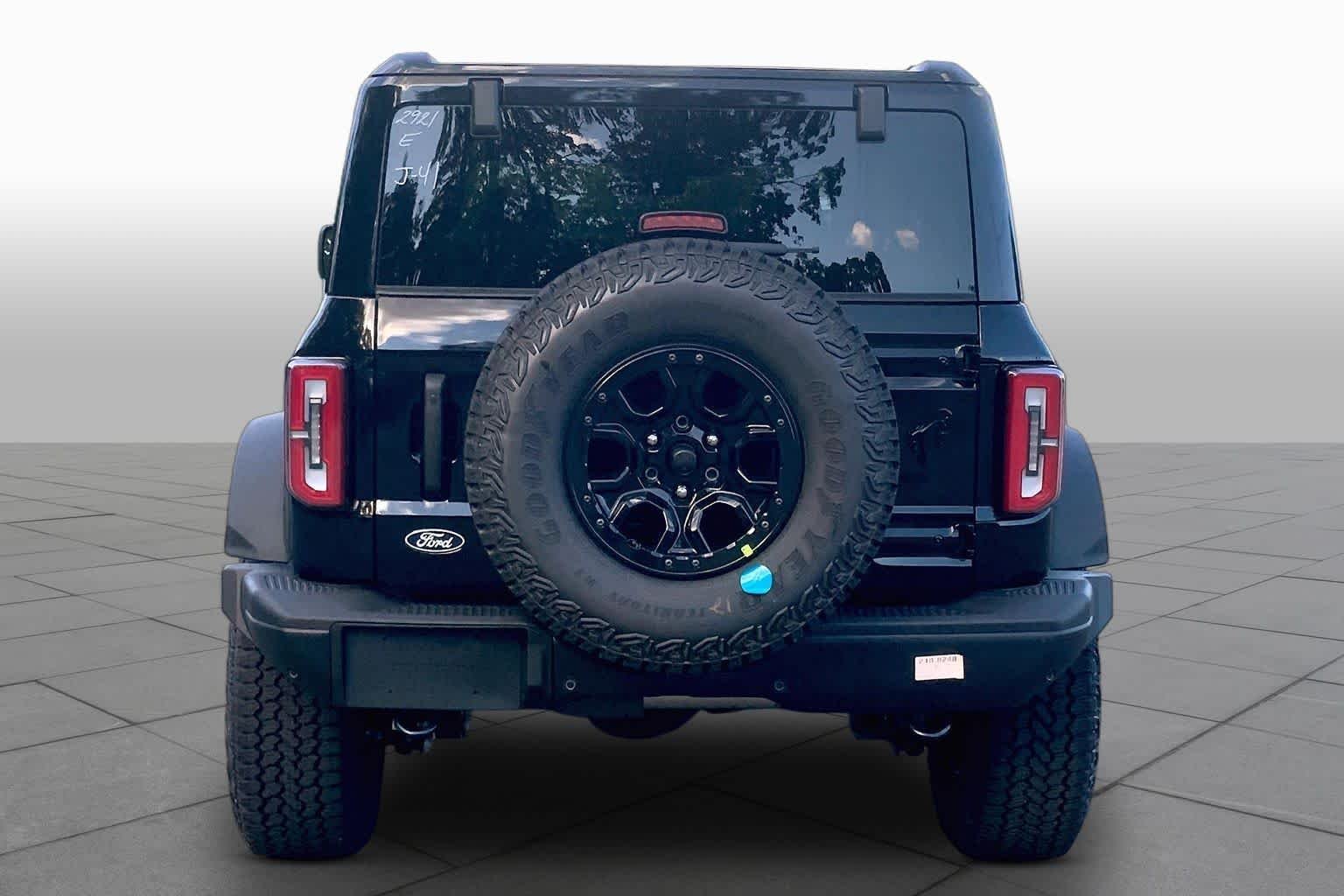 New 2026 Shadow Black Ford Badlands image 4