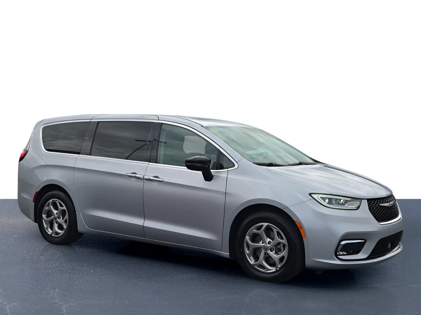 Used 2024 Silver Mist Clearcoat Chrysler Limited image 6