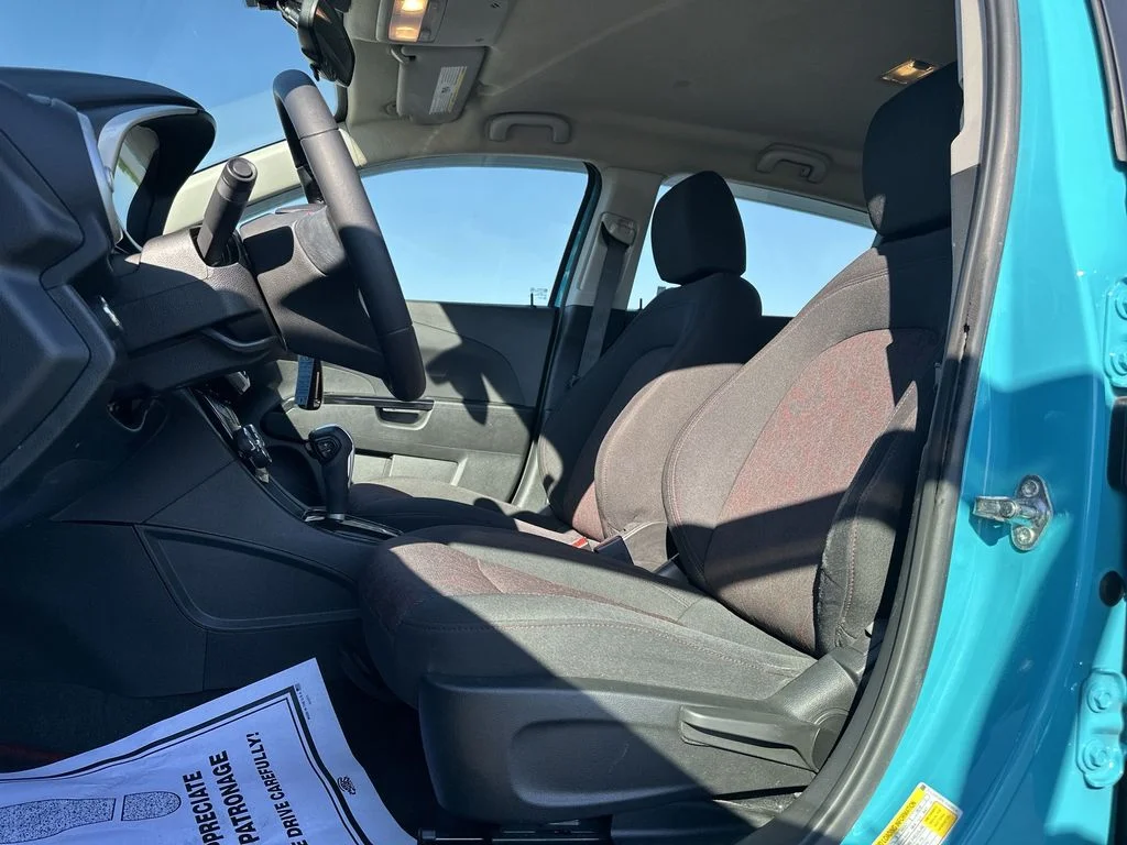 Used 2020 Blue Chevrolet LT image 17