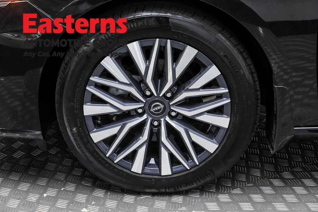 Used 2023 Black Nissan 2.5 SV image 30
