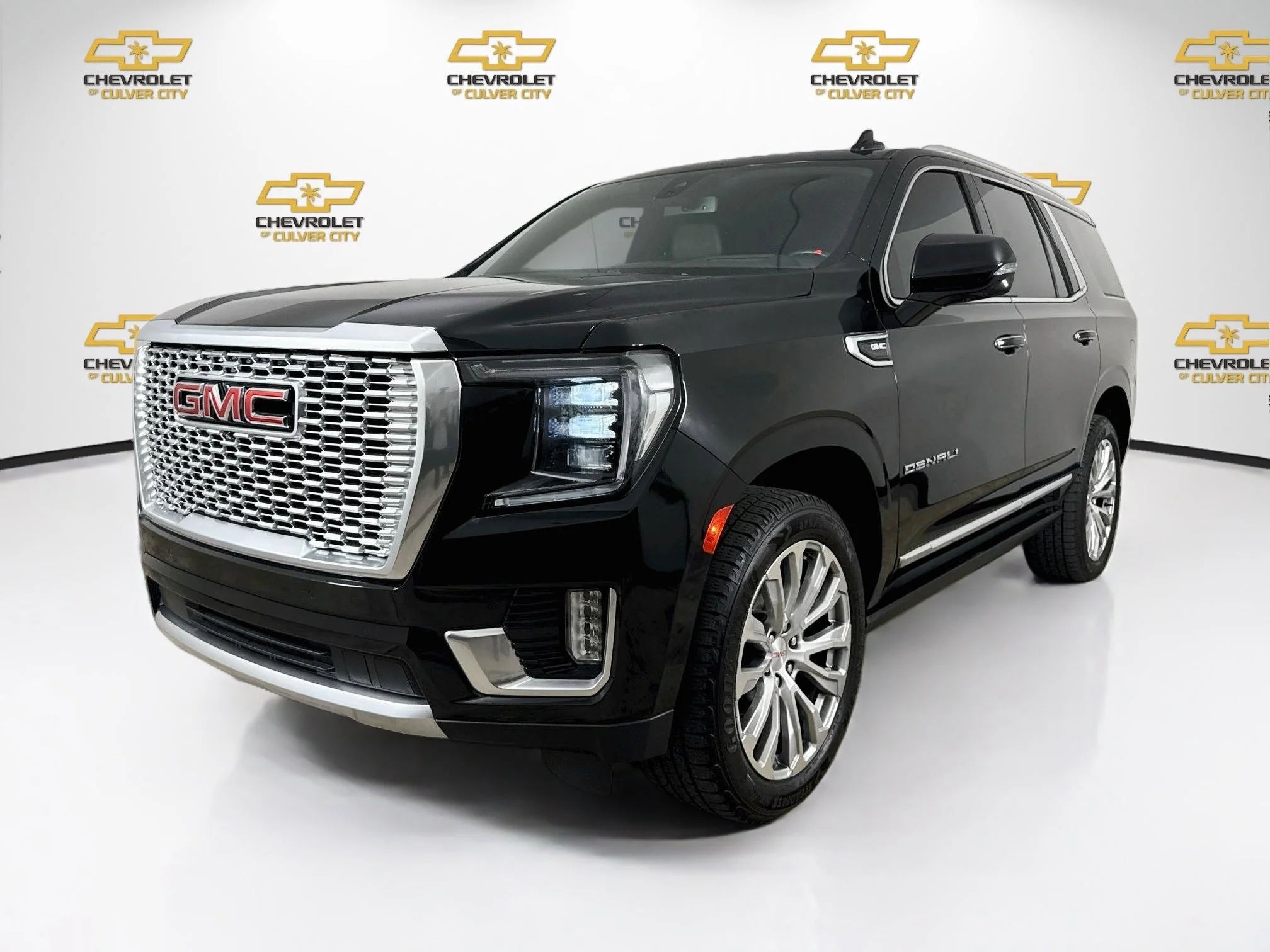 Used 2022 ONYX BLACK GMC Denali image 3