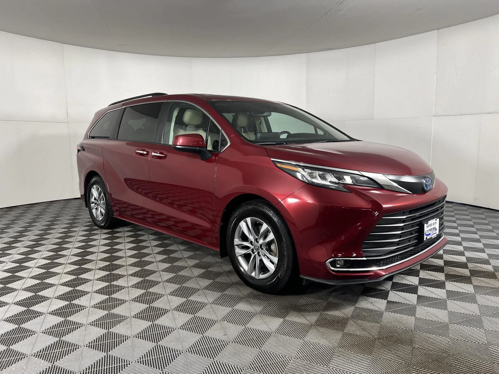 Used 2023 Ruby Flare Pearl Toyota XLE image 13