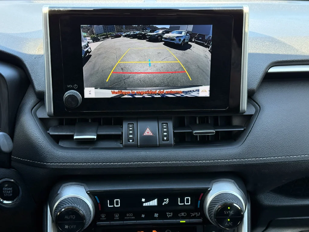 Used 2023  Toyota XLE Premium image 31