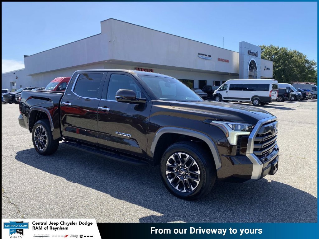 Certified Used 2025  Toyota Limited image 1