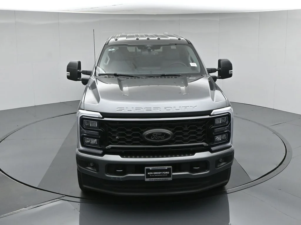 New 2026 Carbonized Gray Metallic Ford XLT image 38