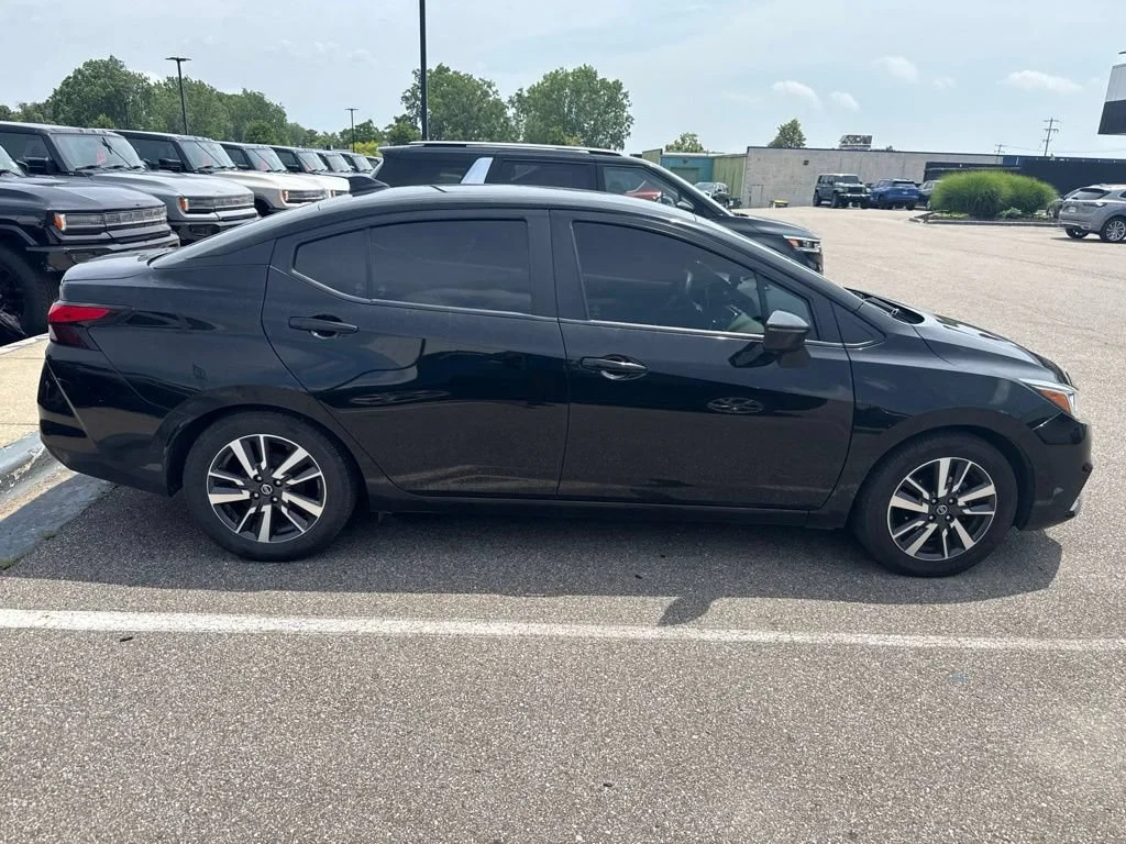 Used 2021 Black Nissan SV Xtronic CVT image 11