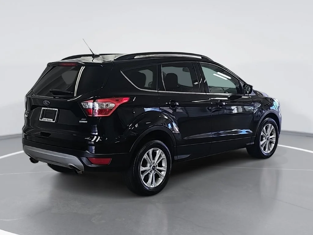 Used 2018 Black Ford SE image 3