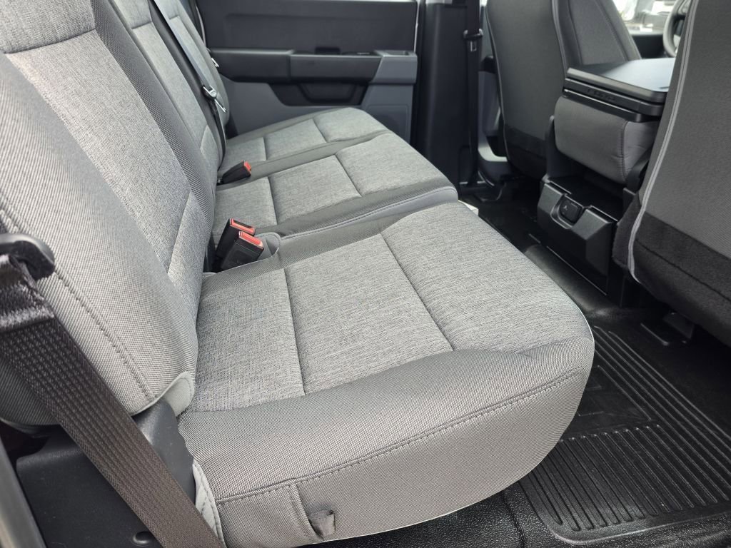 New 2026 Oxford White Ford F-550® XL image 30