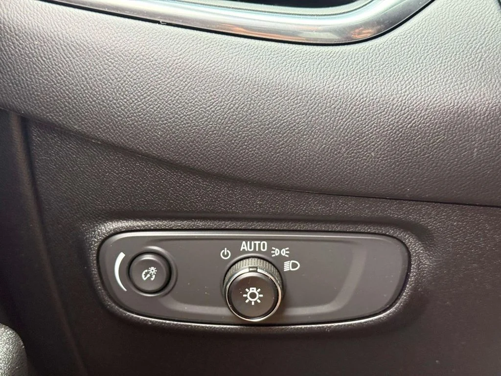 Used 2019 Black Chevrolet LT image 17