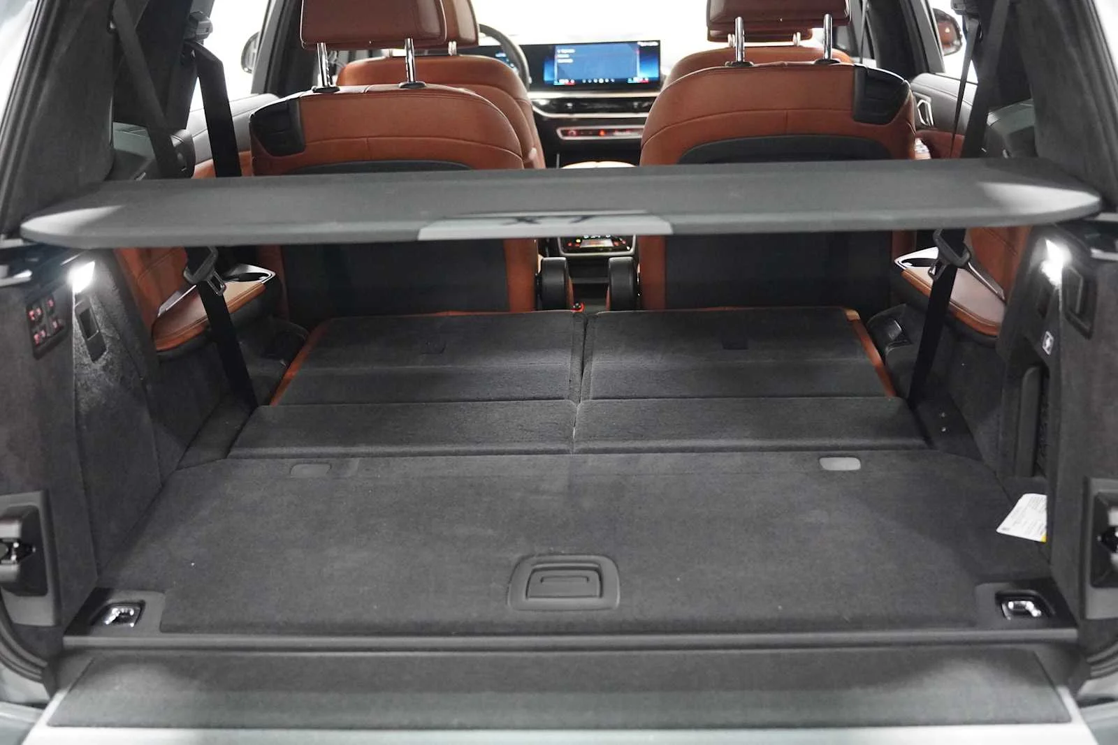 Used 2026 Brooklyn Grey Metallic BMW M60i image 26
