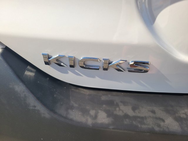 Used 2018 White Nissan SV image 10