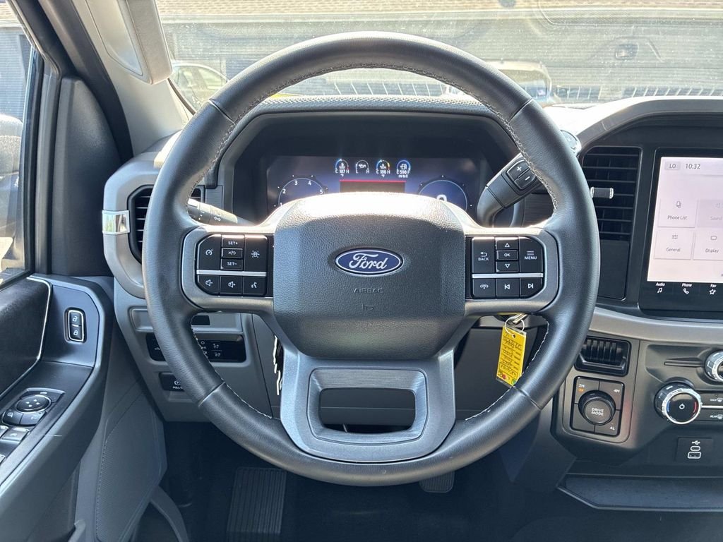 Used 2025 Gray Ford XLT image 18