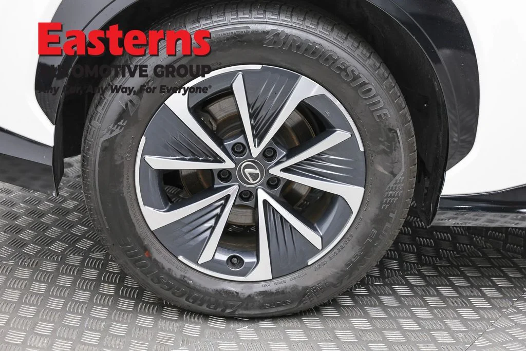 Used 2023 White Lexus 450e Premium image 29