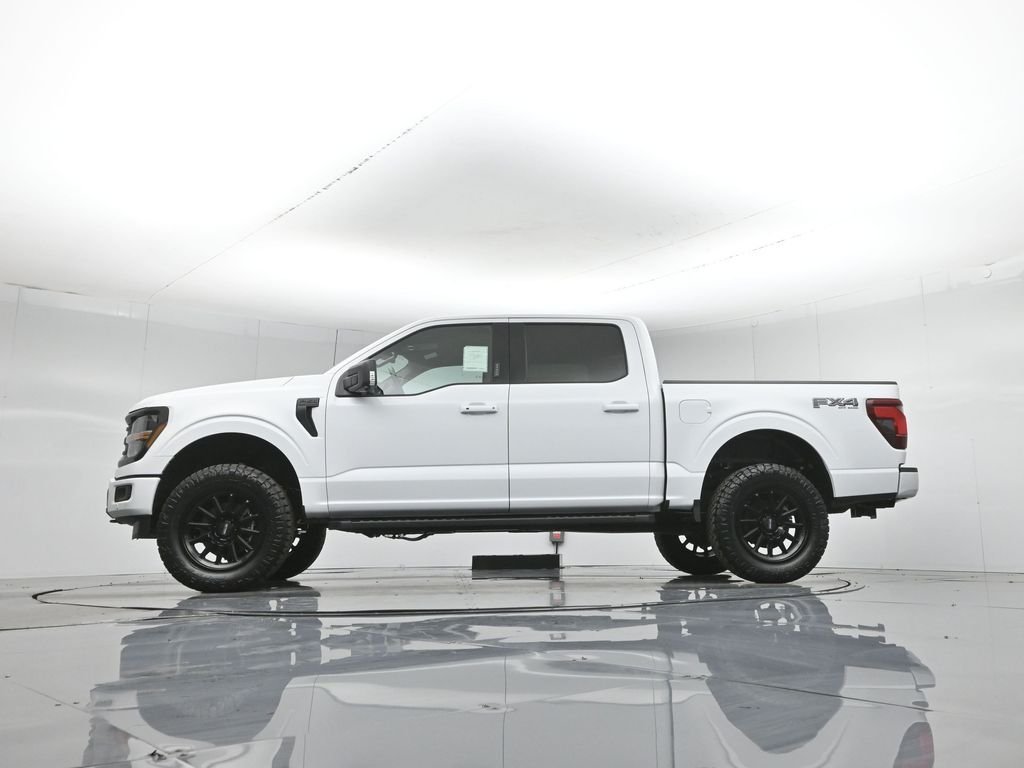 New 2026 Oxford White Ford XLT image 7