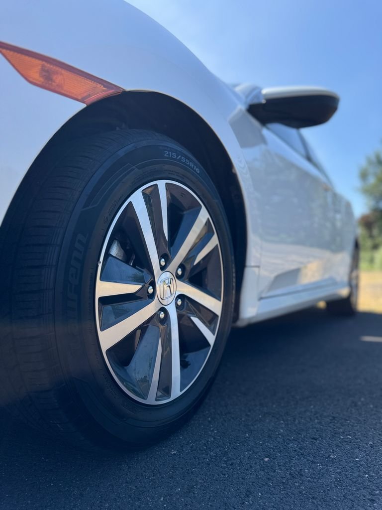 Used 2021 Platinum White Pearl Honda LX image 39