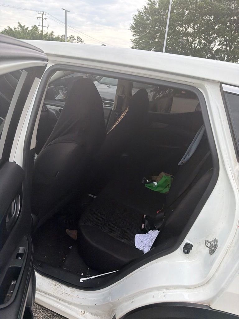 Used 2018 White Nissan S image 5