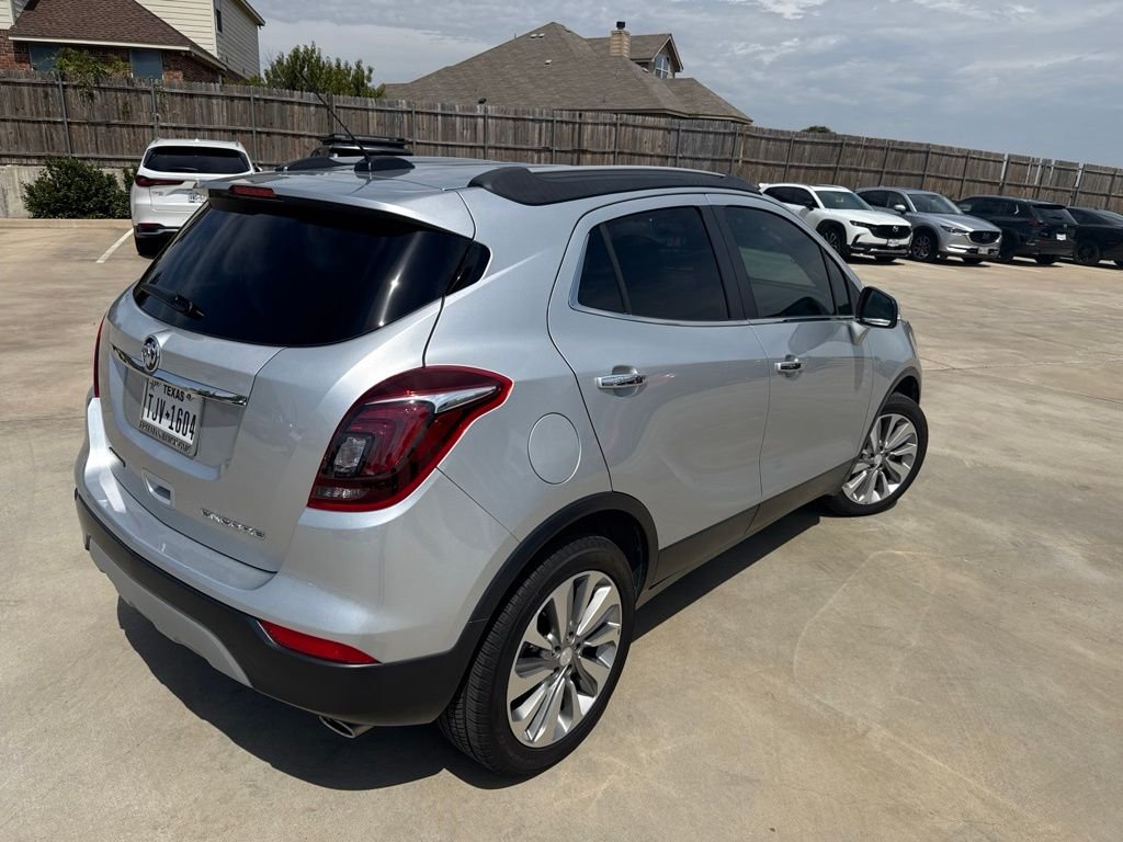 Used 2019 Silver Buick Preferred image 5