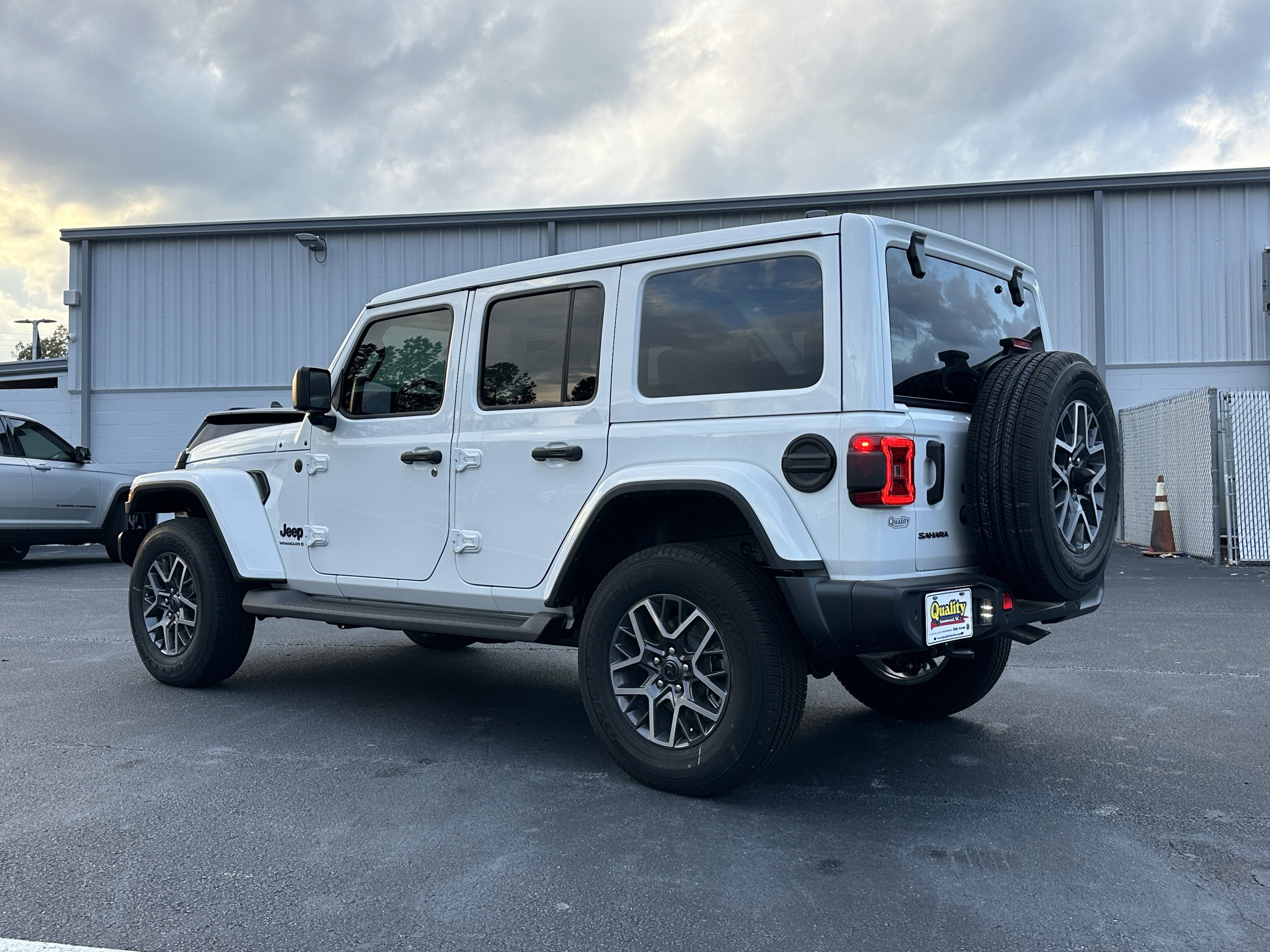 2025 Jeep Wrangler 4-Door Sahara - Photo 6