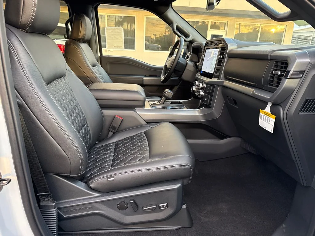 New 2025 White Ford XLT image 17