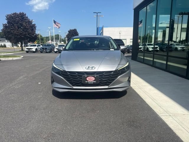 Used 2022 Shimmering Silver Pearl Hyundai SEL image 7