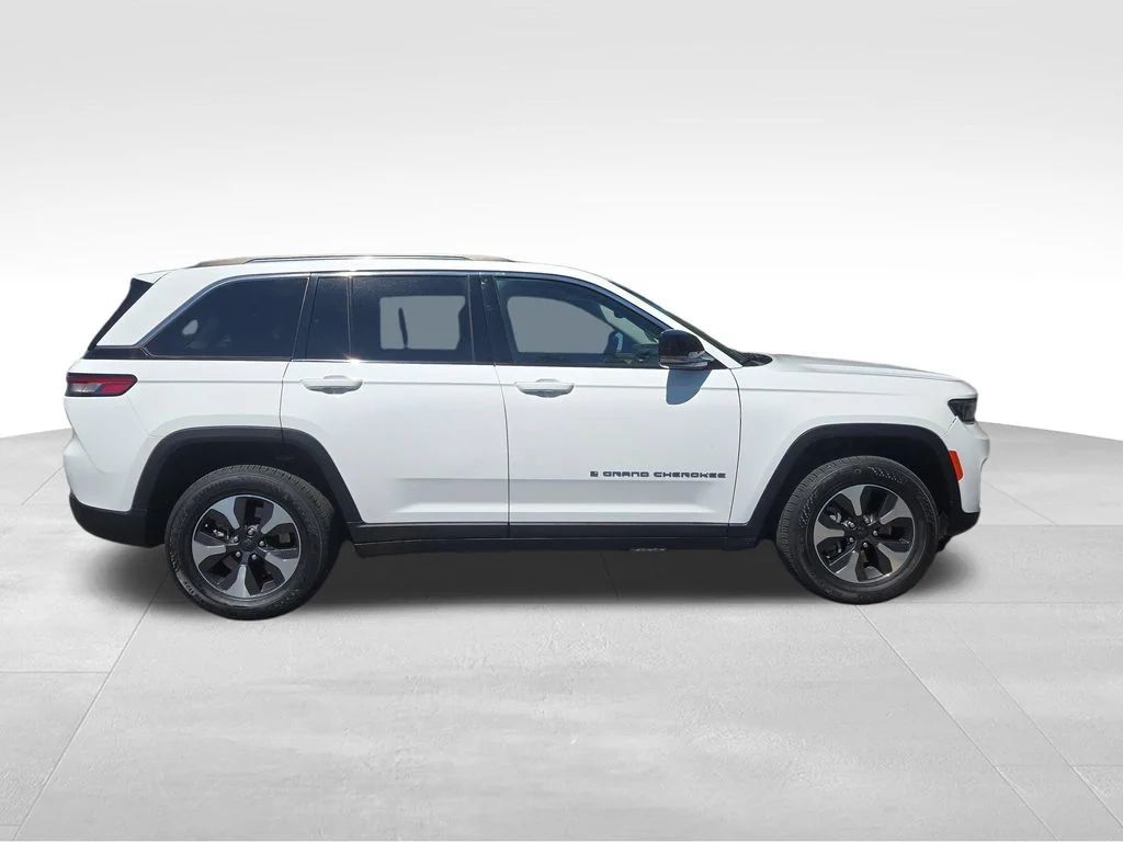 Used 2024 Bright White Clearcoat Jeep 4xe image 10