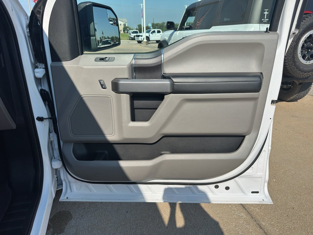 Used 2019 Oxford White Ford XLT image 19