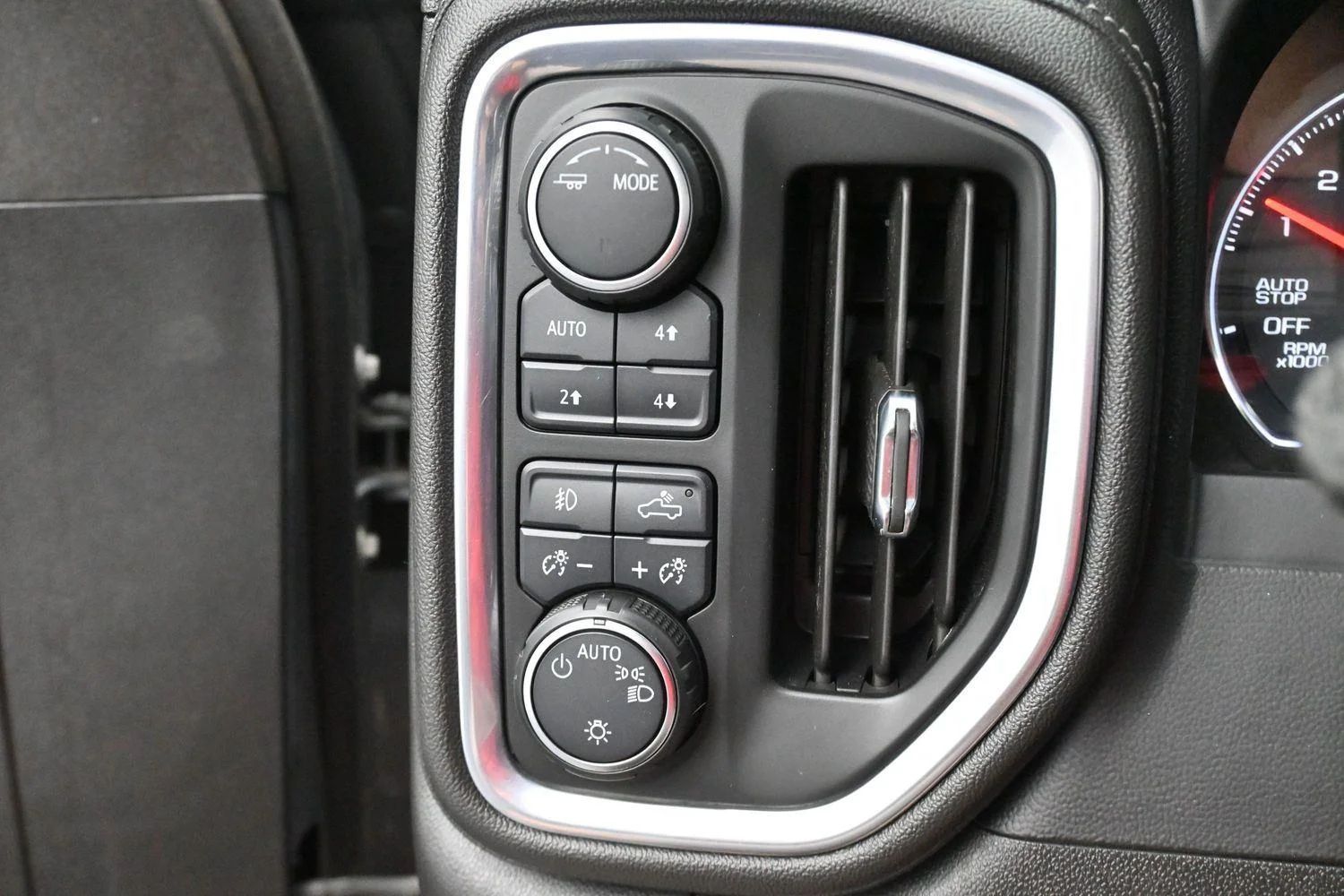Used 2020 SATIN STEEL METALLIC Chevrolet RST image 21