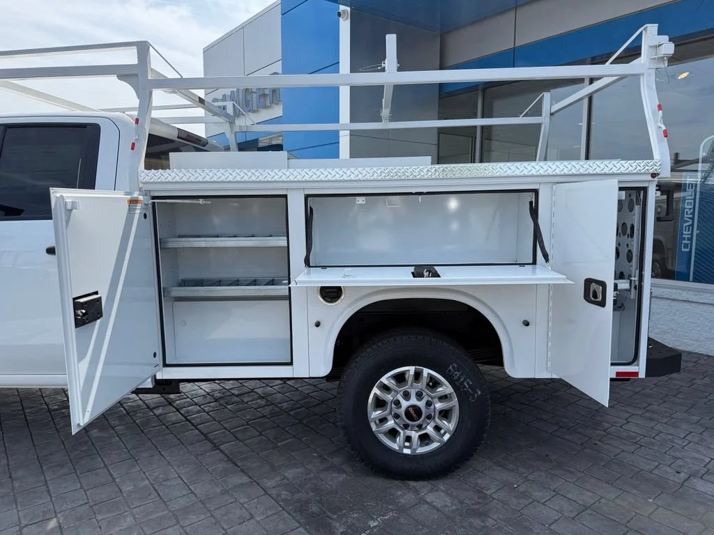 New 2026 Summit White GMC Pro image 7