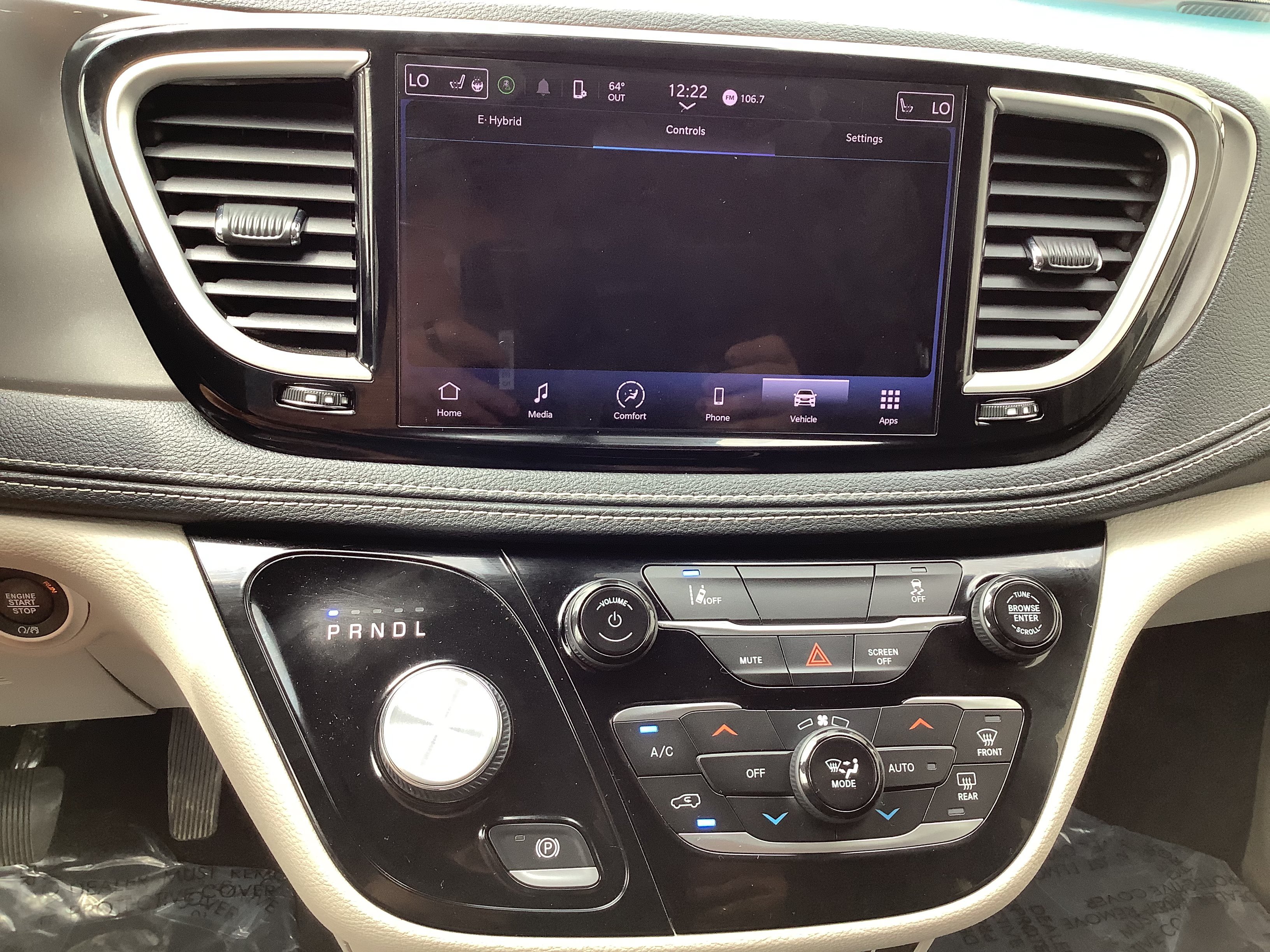 Used 2022 Gray Chrysler Touring L image 23
