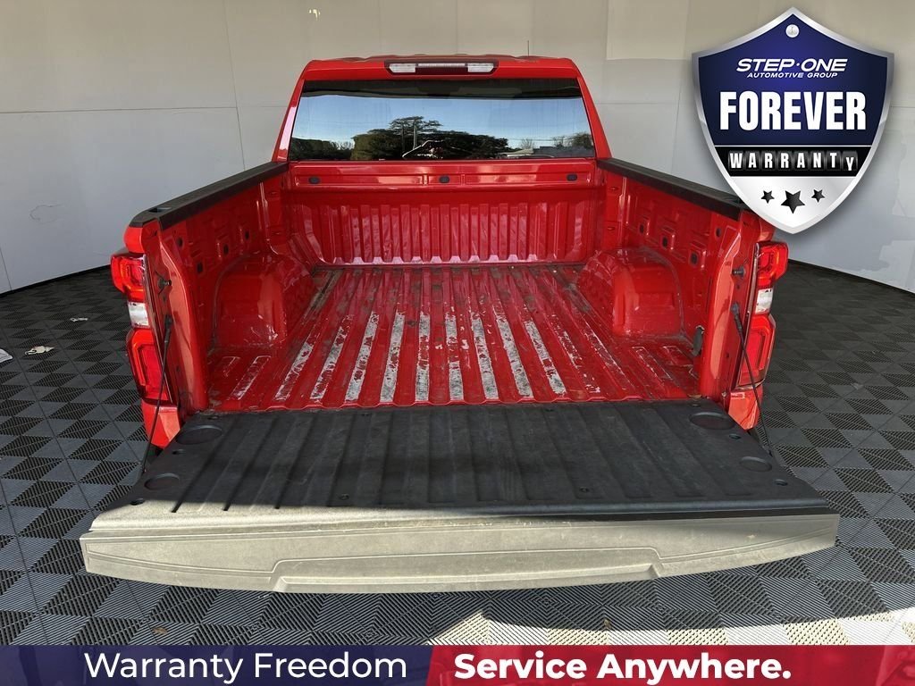 Used 2023 Red Chevrolet RST image 31