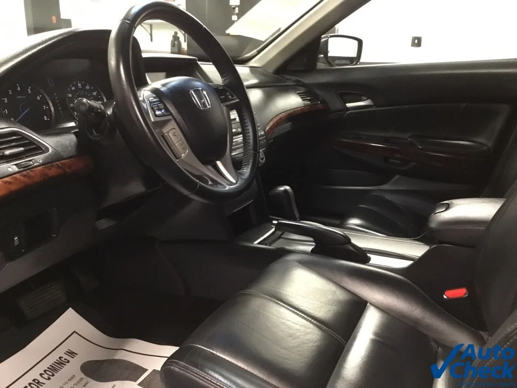 Used 2011 Green Honda EX-L image 22