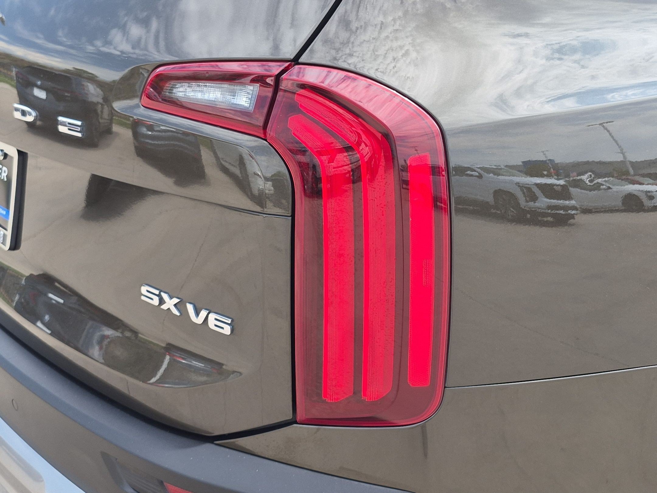 Used 2020 Dark Moss Kia SX image 11