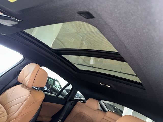 New 2027 Mineral White Metallic BMW xDrive40i image 23