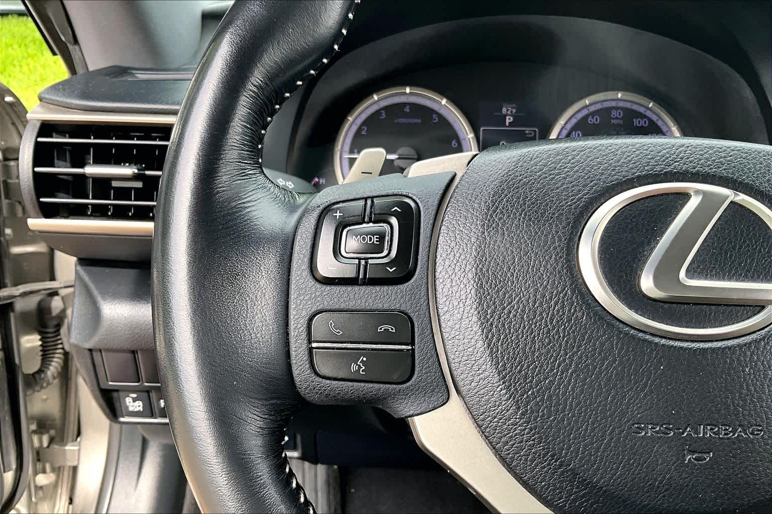 Used 2015 Atomic Silver Lexus  image 20