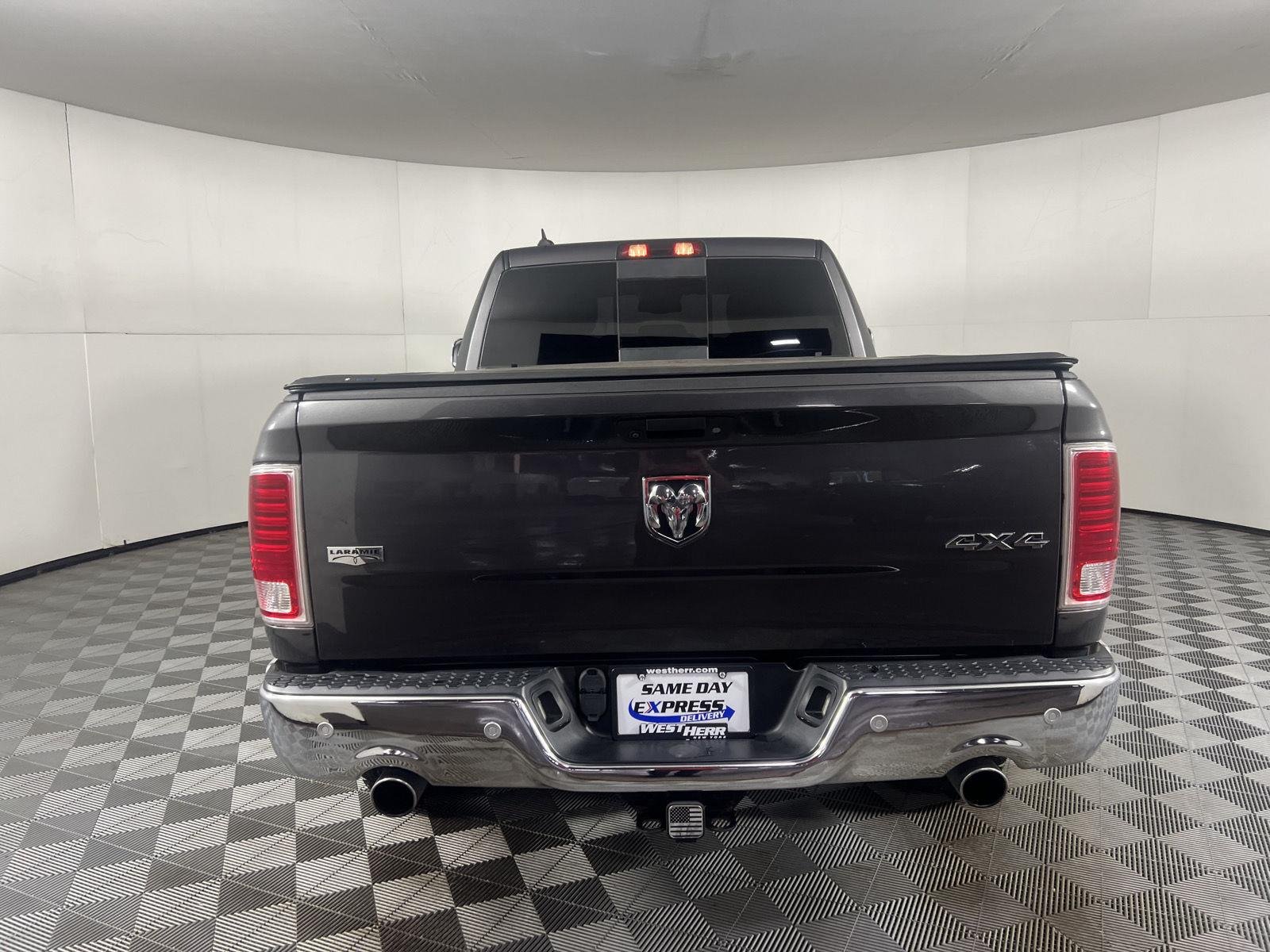Used 2018  RAM Laramie image 9