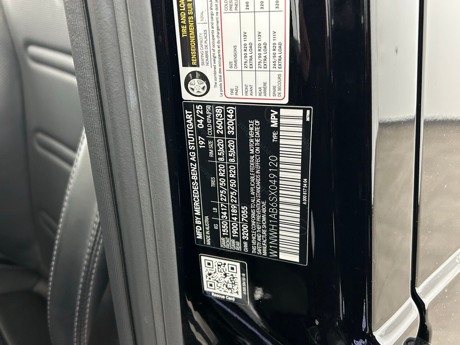 Used 2025 Obsidian Black Metallic Mercedes-Benz G 550 image 34