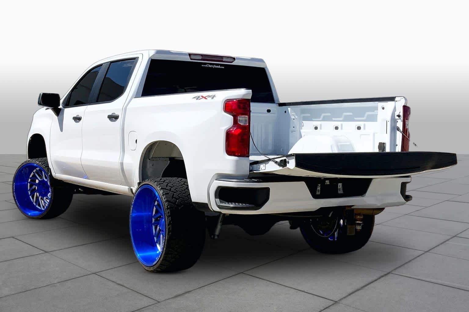 Certified Used 2025 Summit White Chevrolet Custom image 12