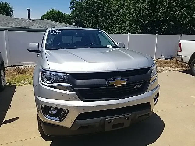 Used 2020 Silver Chevrolet Z71 image 5