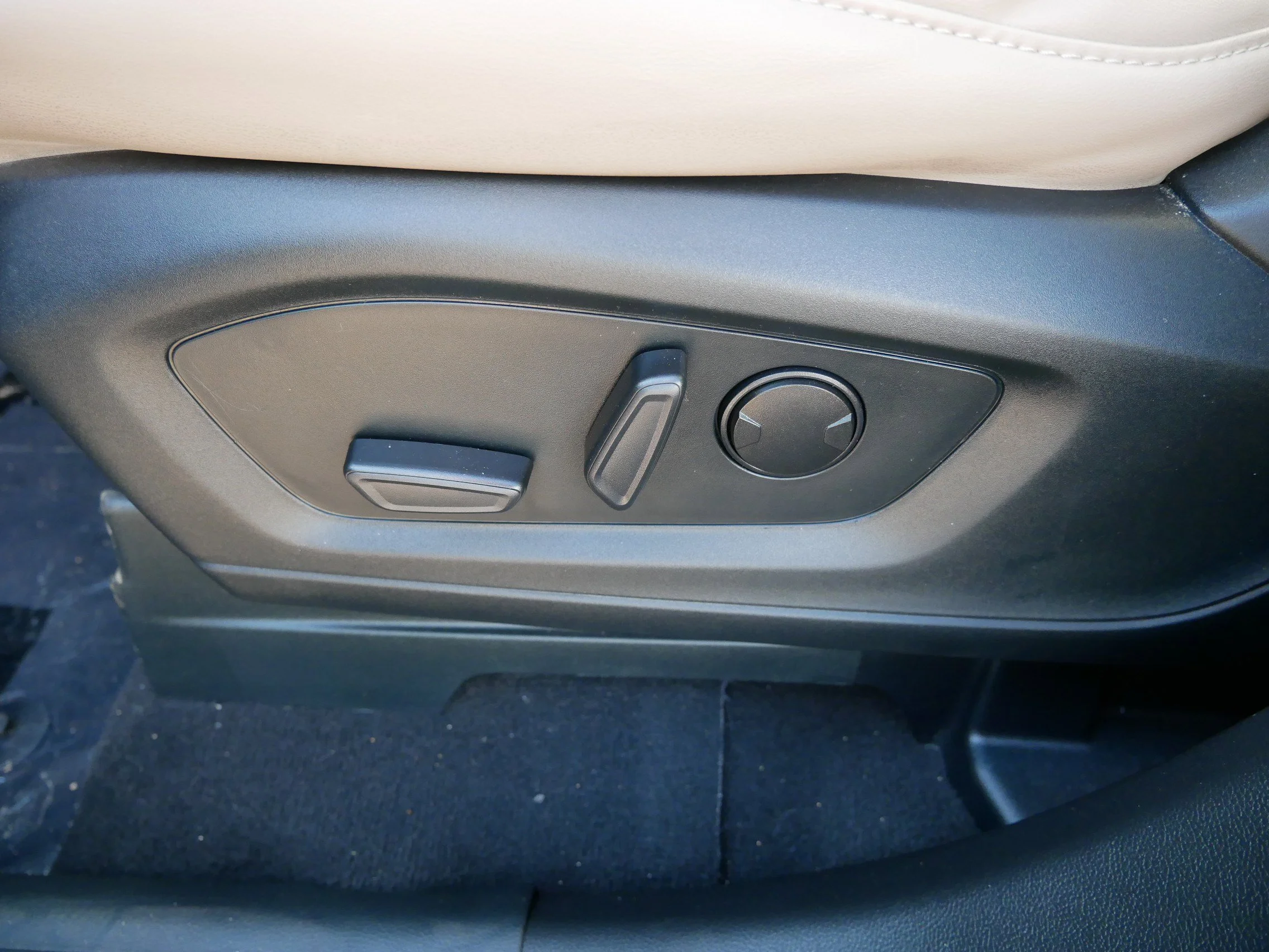 Used 2023 Carbonized Gray Metallic Ford XLT image 19
