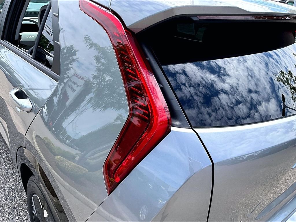Used 2023 Gray Kia Wind image 32