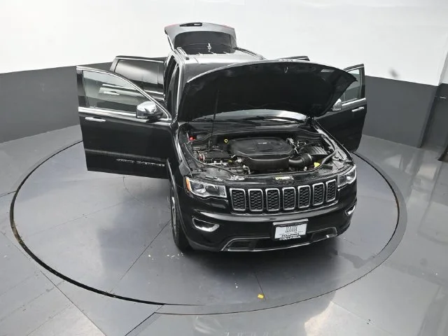 Used 2019 Black Jeep Limited image 33