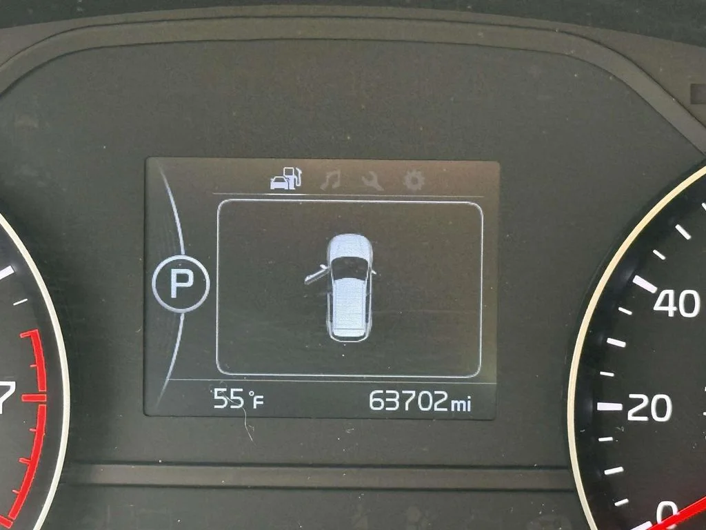 Used 2017 Silver Kia LX image 26