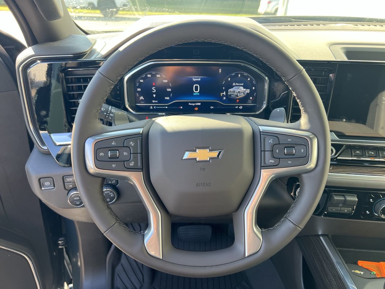 2025 Chevrolet Silverado 1500 LT - Photo 24