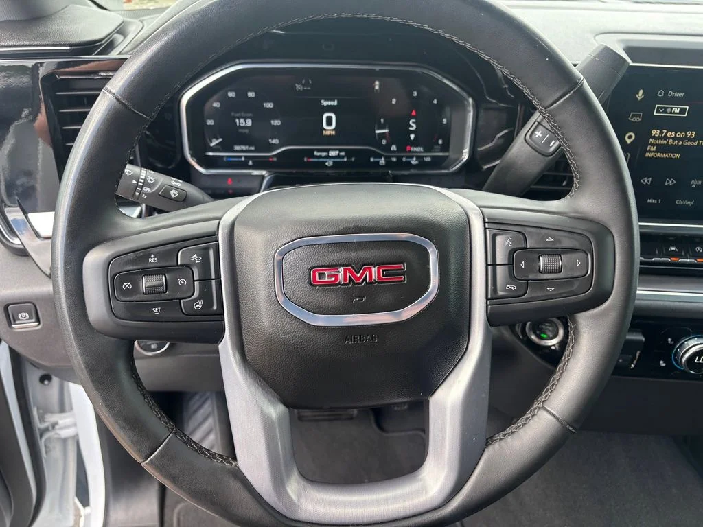Used 2025 White GMC SLT image 13