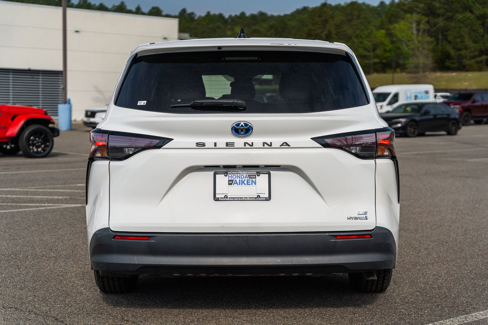 2024 Toyota Sienna LE - Photo 6