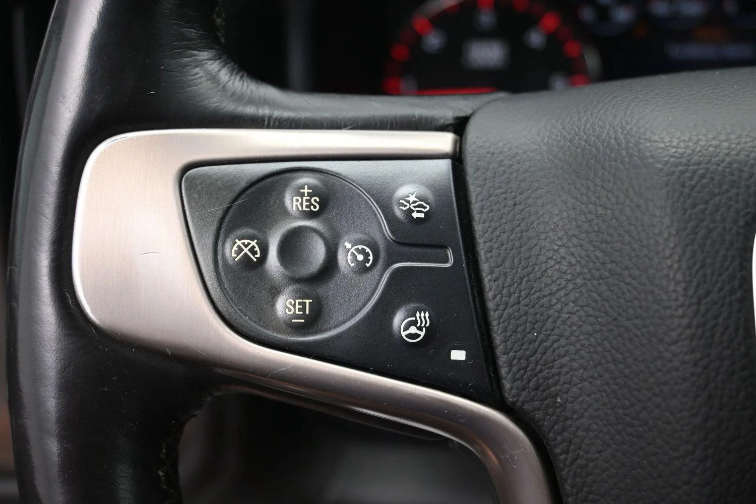 Used 2014 Iridium Metallic GMC Denali image 23